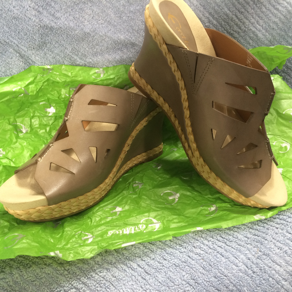 NEW Earthies "Setina" leather wedge slide sandal